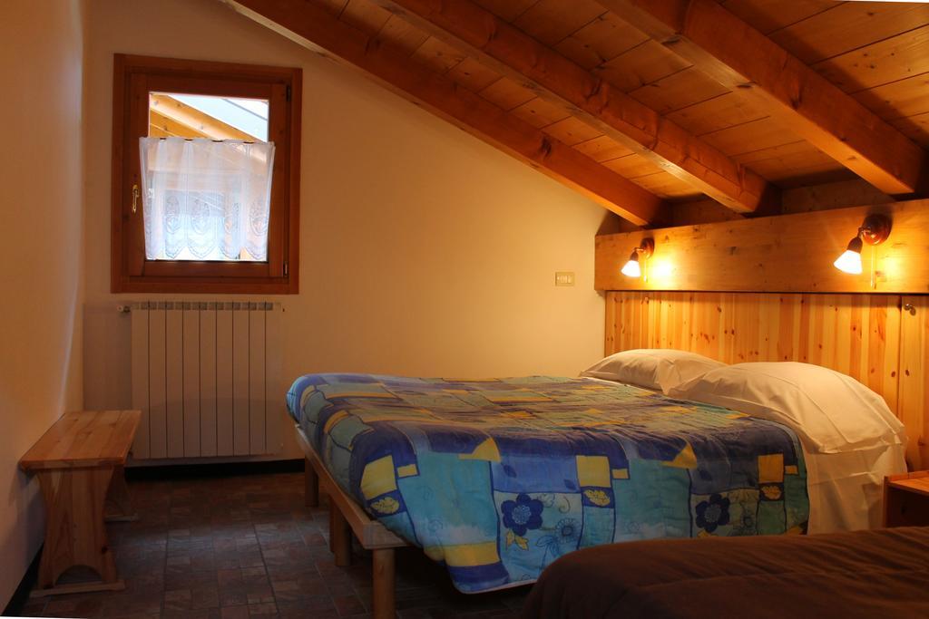 Chalet Presanella Temù Chambre photo